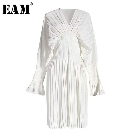 [EAM] Women White Pleated Split Big Size Long Blouse New V-collar Long Sleeve Loose Fit Shirt Fashion Spring Summer 2022 1W326 ► Photo 1/6