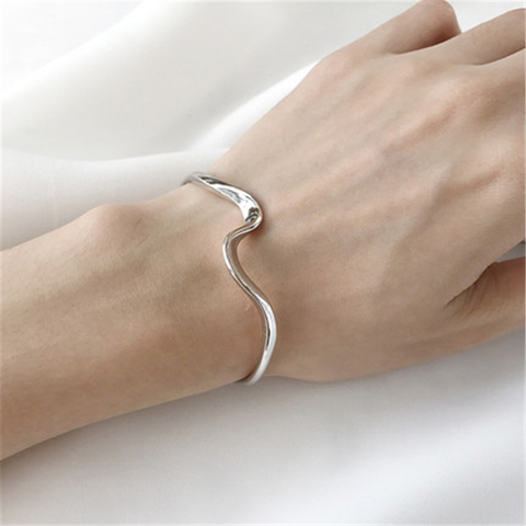 HUANZHI 2022 New Trend Simple Bending Water Pattern Wave Arc Opening Bracelet for Women Girls Party Jewelry Gift ► Photo 1/6