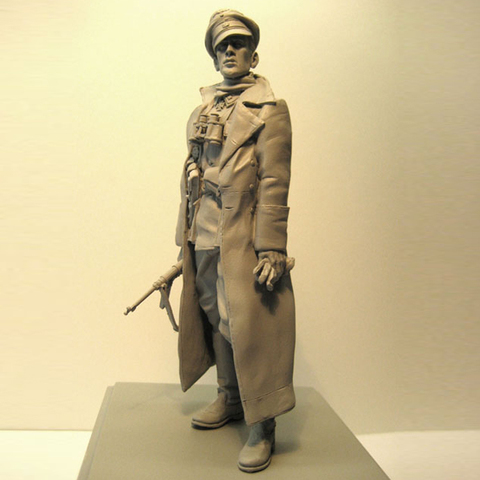 1/16 Untersturmfuhrer 1943-44, West Front, Resin Figure soldiers GK, Military war theme WWII, Uncoated No colour ► Photo 1/6