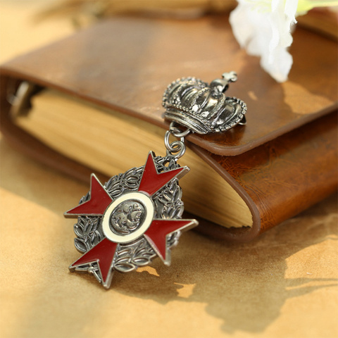 Clothes Buckles Brooch Women And Men Brooches Crown Queen Medal Badge Corsages Hijab Pin Women Hats Scarf Suit Brooch ► Photo 1/6