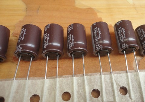 50PCS NEW NICHICON PW 35V330UF 10X16MM electrolytic capacitor 35V 330UF High frequency long life pw 330uF/35V ► Photo 1/2