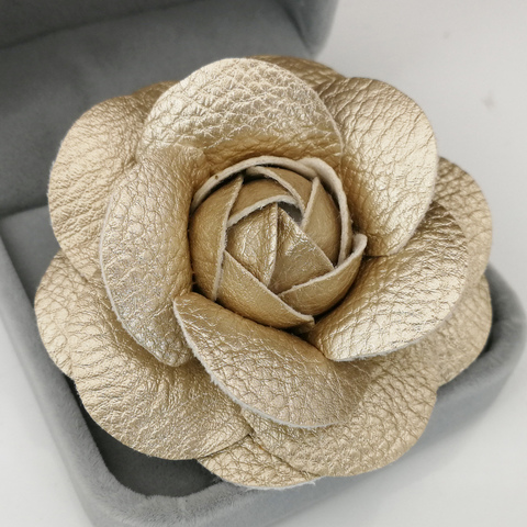 2022 Hot Leather Camellia Brooches For Women Elegant Big Flower Pins Scarf Buckle Fashion Jewelry Coat Accessories Brooch ► Photo 1/6