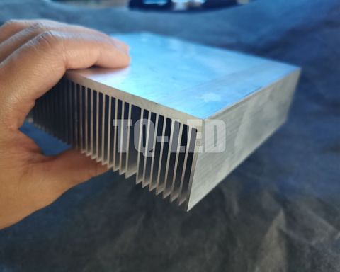 130*38*130mm High-Density Gear Power Amplifier Heat Sink LED Heatsink ► Photo 1/6