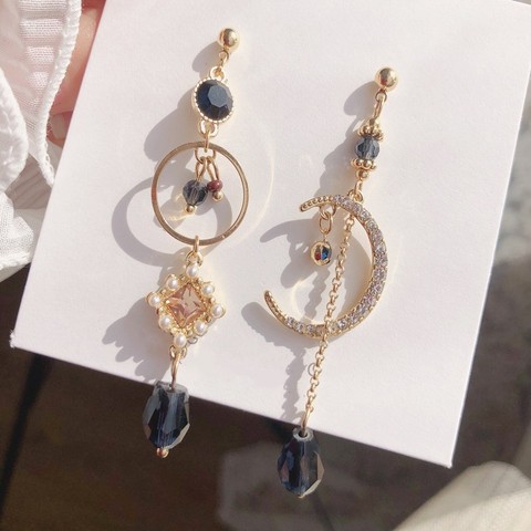 New 2022 sweet shiny crystal geometric circular Drop earrings long asymmetric fine Moon modelling fashion Women earrings ► Photo 1/6