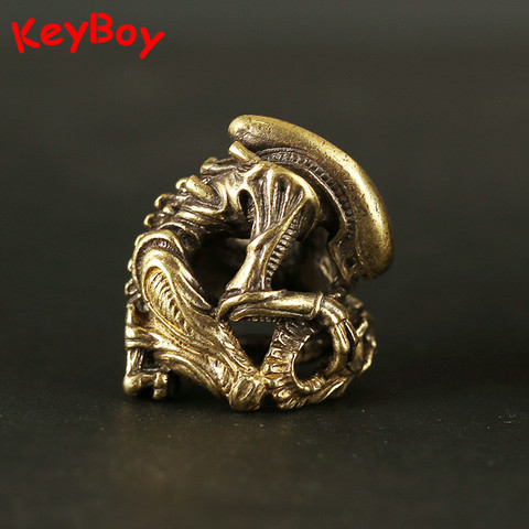 Vintage Brass Alien Monster Keychain Pendants Metal Bronze Men Car Key Chain Ring Hanging Jewelry Punk Keyrings Halloween Gifts ► Photo 1/6