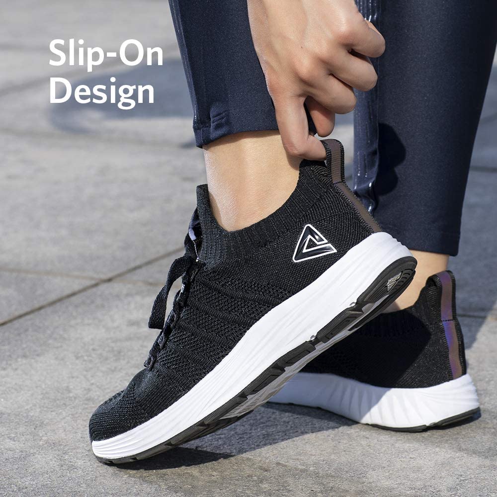 peak runner shoes price