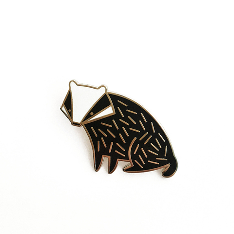 Badger Wild Animal Hufflepuff Brooch Hedgehog Porcupine Badge ► Photo 1/1