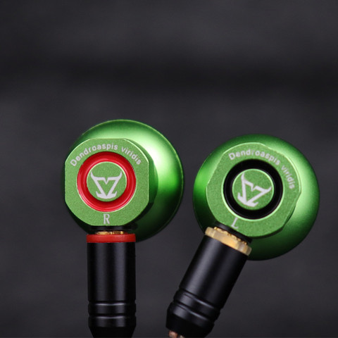 TONEKING Dendroaspis Viridis HIFI Earbud Three Diaphragm Dynamic Physical Frequency Division Headset Metal Earphones With MMCX ► Photo 1/6