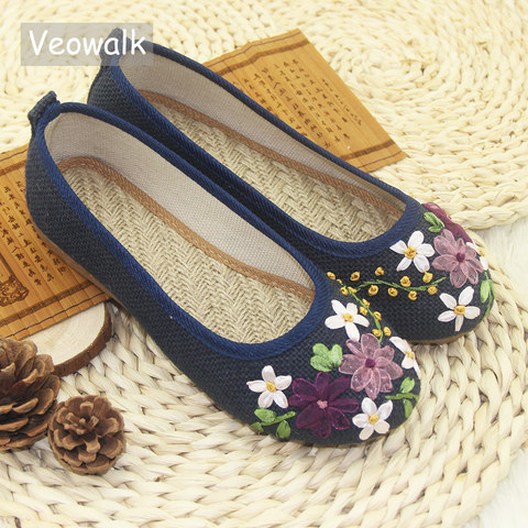 Veowalk Handmade Women Old Beijing Flowers Embroidery Flat Shoes Slip On Cotton Fabric Casual Shoes Comfortable Round Toe Flats ► Photo 1/6
