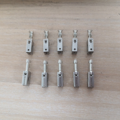 10/20/50/100pcs/lot TE Crimp Terminals (Pins) For Repair Wire 1.00mm2 For Audi VW Skoda Seat Porsche 000979152E ► Photo 1/1