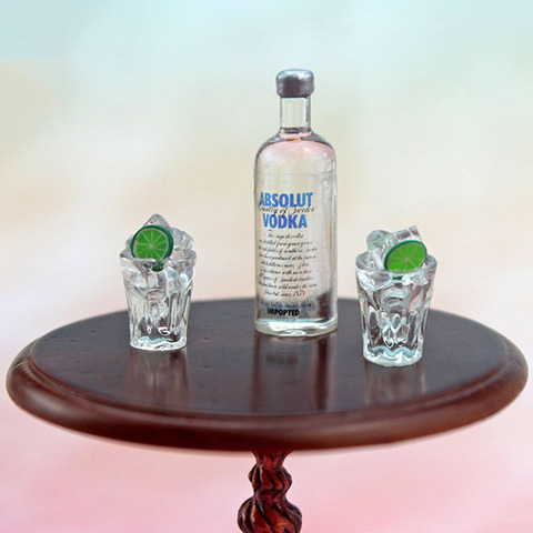 1/12 Dollhouse Miniature Accessories Mini Resin Vodka Bottle Wine Glass Set Simulation Drink Model Toy for Doll House Decoration ► Photo 1/6