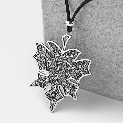 1PCS Large  Hollow Filigree Maple Leaf  Pendants Velvet Cord Necklace Choker ► Photo 1/4