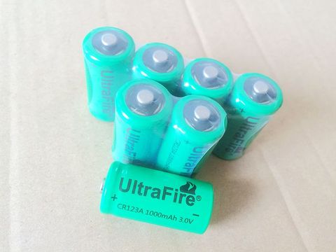 New 4 pcs. 3V CR123A  17335 1000mah 16340 rechargeable battery 3V , digital camera, made a special battery ► Photo 1/2