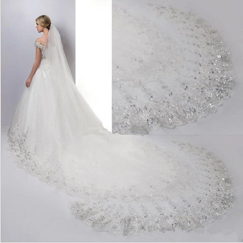 White Ivory One Layer Lace Appliques Edge Short Woodland Wedding Veils with  Comb