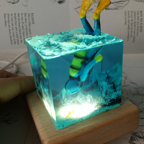 Handicraft Resin Wenchuang products creative gifts marine ornaments sea Diver fish tank night light ► Photo 1/6