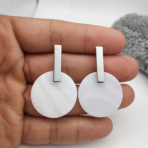 2022 Women Natural Shell Earrings 25mm Fashion Round Pendant Earrings Metal Long Earrings for Women Jewelry Statement Earrings ► Photo 1/4