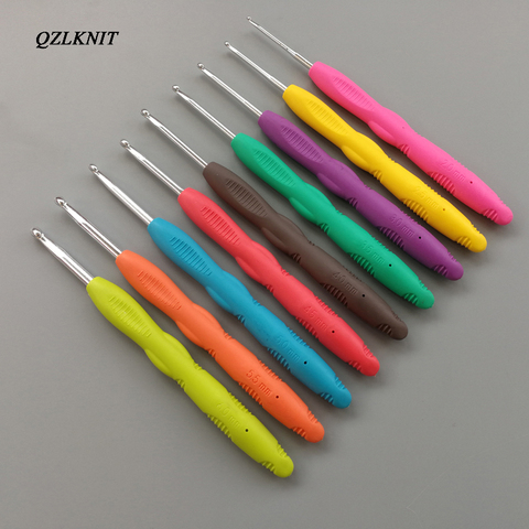 QZLKNIT 9pcs/set Candy color TPR Soft Rubber Handle Crochet Needle Aluminum 2.0-6.0mm DIY Crochet medium roving Sewing Tools kit ► Photo 1/6