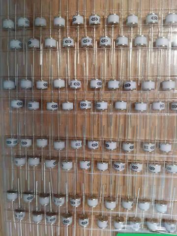Free Shipping 20pcs/LOT Discharge SL1011B230 2R230M 8*6mm ceramic gas discharge tube 2R230 230V ► Photo 1/2