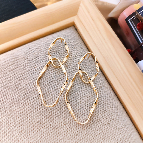 Japan Korea 2022 Alloy Drop Earrings for Women Metal Twist Rhombus Geometric Dangle Fashion Long Earrings Female Jewelry ► Photo 1/6