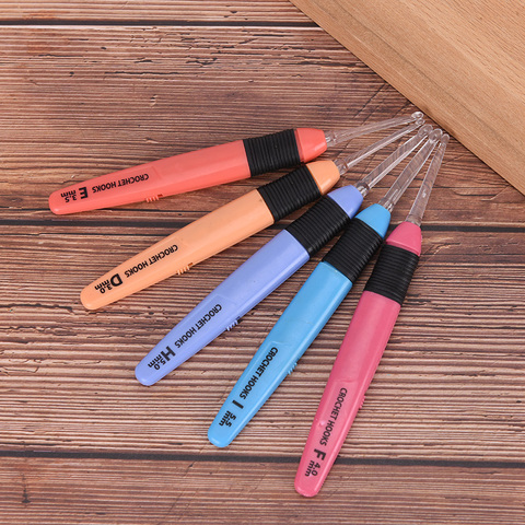 1pc Crochet Hooks Set available Sewing Needles with Led Light Up Knitting Needles Weave Sewing Accessories 2.5MM-6.5MM 9 colors ► Photo 1/1