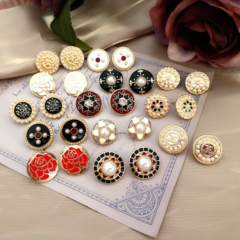 New Wholesale Retro Literature And art Western Pearl Round Flower Button Drop Glaze Enamel Stud Simple Temperament Women Accesso ► Photo 1/6