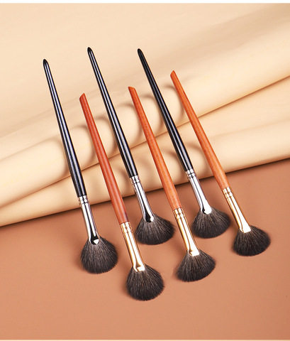 1 piece Small Fan Makeup brushes Highlighter Nose shadow Make up brush Blusher contour exquisite beauty tools Goat hair ► Photo 1/6