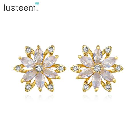 LUOTEEMI Cute Flower Stud Earrings for Women Wedding Engagement Fashion Jewelry Snowflake Brincos Bijoux Femme Christmas Gifts ► Photo 1/6