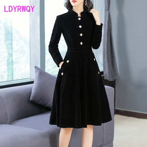 2022 new autumn and winter women's European and American Hepburn style black thin retro collar velvet dress ► Photo 1/6