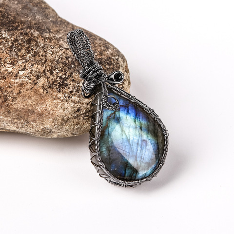 Natural Crystal Flash Labradorite Irregular Stones Hemming Winding Pendant Gun Black Metal Healing Reiki Jewelry DIY Necklace ► Photo 1/6