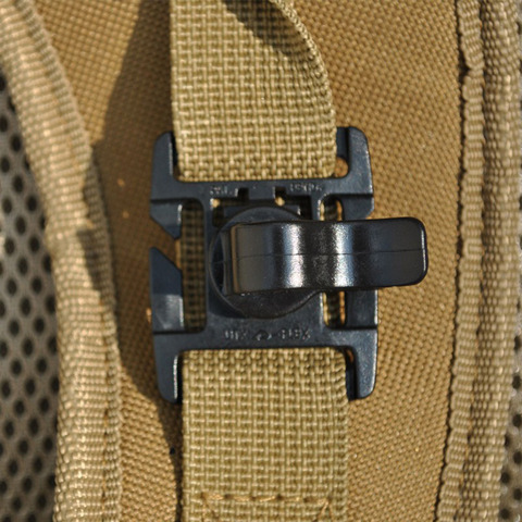 Hydration Pack Water Bladder Drinking Tube MOLLE Webbing Clip Holder Plastic ► Photo 1/6