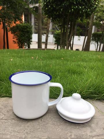 rust free good quality 370ml unbreakable nostalgic cookable heatable enamel tea mug with lid blue rim on mug and lid ► Photo 1/6