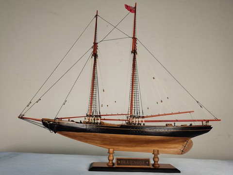 Ship wood model building Kits Scale 1/72 Full Rib Blue Nose Sailboat Model Kit ► Photo 1/3