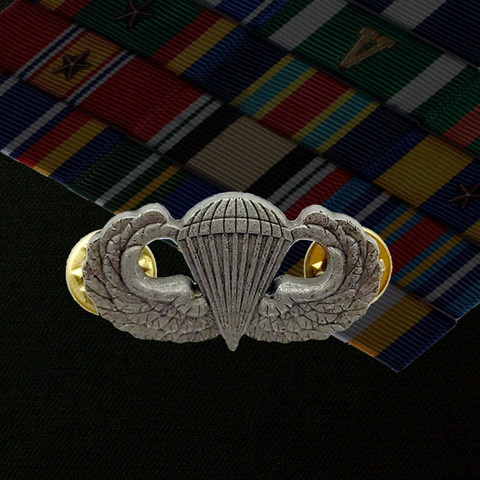 U.S. Army Metal Parachute ACU Skill Badge Pin ► Photo 1/6