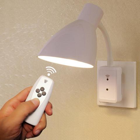 Intelligent Wall LED Light Socket Plug with Remote Control E27 220V ► Photo 1/6