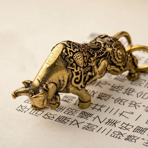 Bull Ornament Sculpture Copper Miniatures Figurines Desk Decoration Pure Copper Handmade Lines Key Pendant Key Chain Accessories ► Photo 1/1