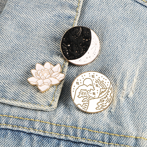Creative White Black Brooch Constellation Lotus Seaside Wave Round Enamel Pins BackPack Coat Metal Lapel Pin Badge Jewelry Gift ► Photo 1/6