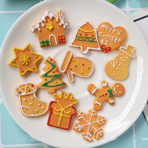 10Pcs Christmas Cookies Snowman Flat back Resin Cabochon Fake Biscuits Phone Decoration Crafts DIY Scrapbooking Accesories 25mm ► Photo 1/4