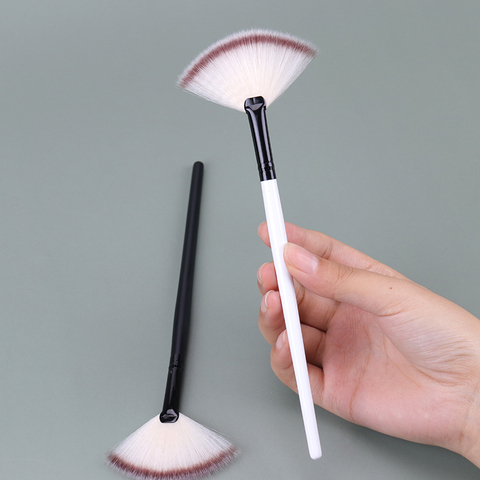 1PC Makeup Tools Fan Shaped Makeup Brush Highlighter Face Powder Brush Girl Face Make Up Blush Brush ► Photo 1/6