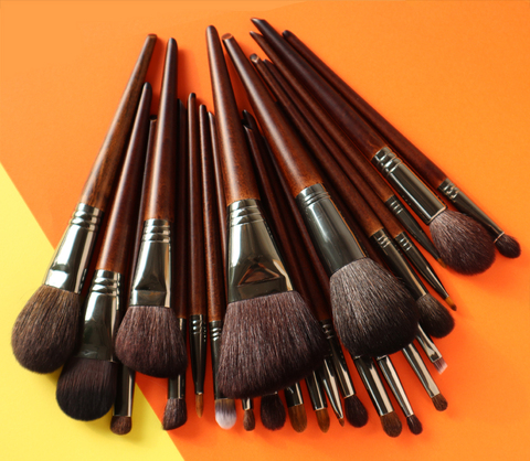 18/24 pcs Make Up Brushes with Bag Professional Goat Hair Makeup Brush Case Holder Powder Foundation Brush Set ► Photo 1/6