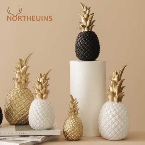 NORTHEUINS Resin Golden Pineapple Figurines Nordic Modern Fruit Statue Desk Decor Art Christmas Gift Home Decoration Accessories ► Photo 1/6