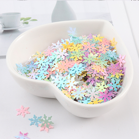 Big Sequins 9mm Christmas Snowflake Paillettes White Snow Flower Flat Sequin Loose PVC Glitter Paillette Pailetten Crafts 10g ► Photo 1/6