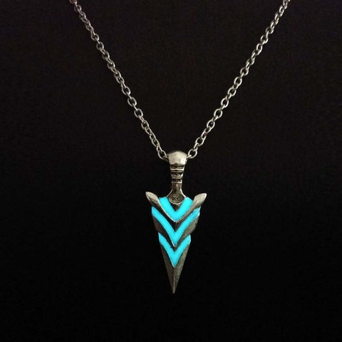 Vintage Luminous Arrow Pendant Necklace Classic Alloy Fluorescent Necklace Glow In The Dark Jewelry for Men Party Gift Wholesale ► Photo 1/6