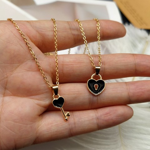 2 pcs/lots Lock Key Necklace For Women New Fashion Delicated Popular Pendant Necklace Friendship Necklace Neck Jewelry Wholesale ► Photo 1/6