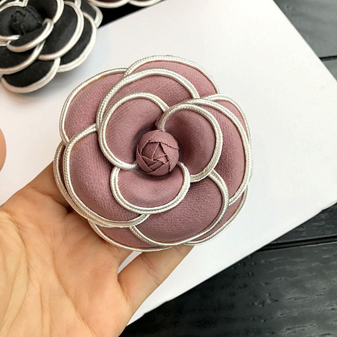 Korea Simple Big Fabric White Saturna Flowers Brooches for Women Fashion Clothes Corsage Jewelry Accessories Wholesale ► Photo 1/6