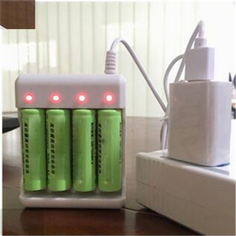 USB Output 4 Slots Fast Charging Battery Charger Short Circuit Protection AAA /AA Rechargeable Battery Charging Station ► Photo 1/6