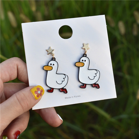2022 new Korean five-pointed star cartoon refueling duck cute personality student wild earrings factory wholesale ► Photo 1/6