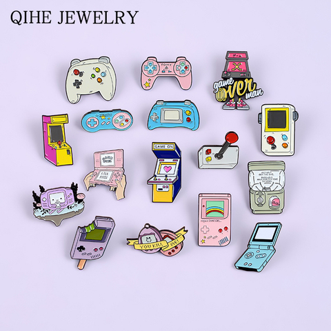 Game lovers Brooches Pet Handheld Game Console Robot Gashapon Machines Gamepad Game over 90s Enamel Pins Button Badges ► Photo 1/6