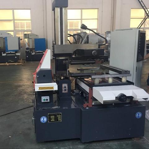 DK7740-30 angle CNC EDM wire cutting cut machine ► Photo 1/5