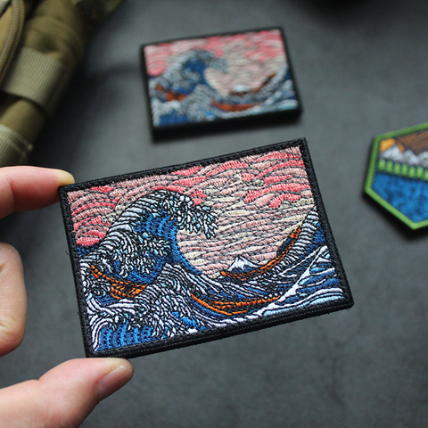 Ukiyoe Embroidery Velcro Patch Kanagawa Big Wave Sea Stripes Armband For Clothing Jackets Bag DIY Applique Badge With Loop Hook ► Photo 1/6