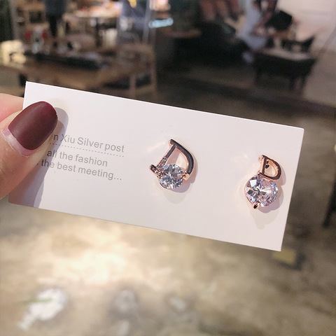 New Korean Rhinestone Flash Stud Earrings Exquisite Zircon Letter D Word Earrings For Women Fashion Jewelry Gift Accessories ► Photo 1/6